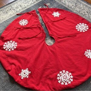 Red Christmas Tree Skirt with White Snowflakes